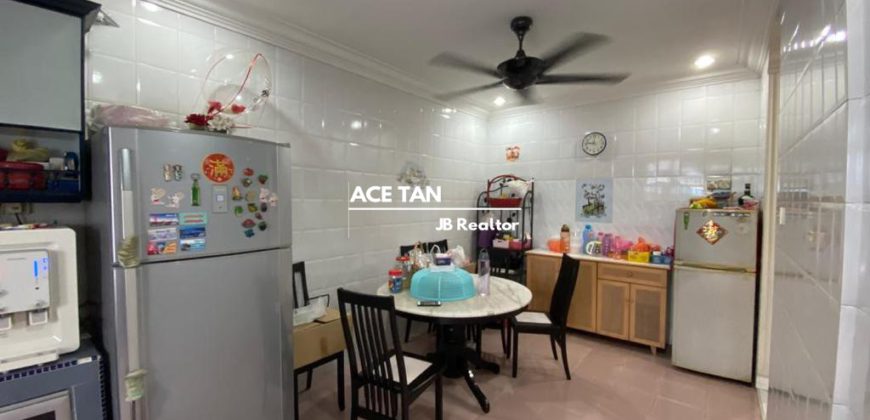 Taman Molek, Big Terrace House Taman Molek, Big Terrace House