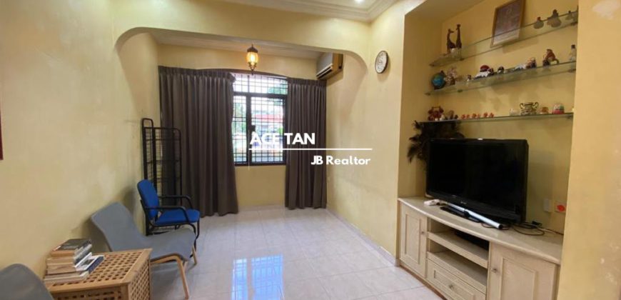 Taman Molek, Big Terrace House Taman Molek, Big Terrace House