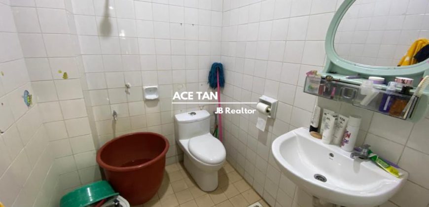 Taman Molek, Big Terrace House Taman Molek, Big Terrace House