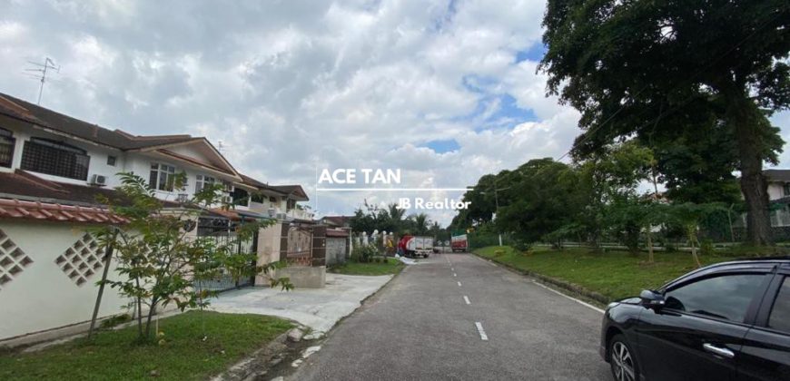 Taman Molek, Big Terrace House Taman Molek, Big Terrace House