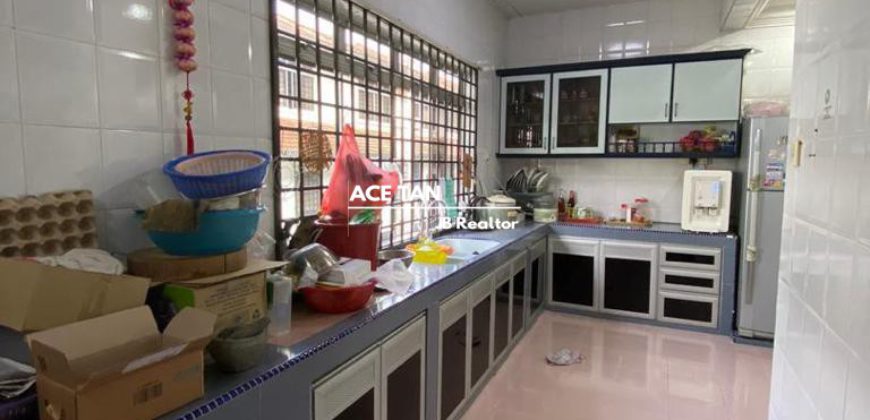 Taman Molek, Big Terrace House Taman Molek, Big Terrace House