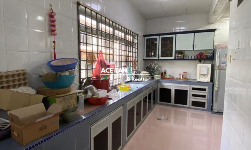 Taman Molek, Big Terrace House Taman Molek, Big Terrace House