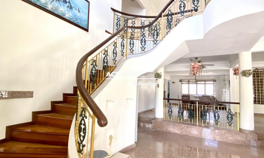 Taman Bukit Rinting (2 Storey Bungalow) Land Area : 8,844 sqft Taman Bukit Rinting (2 Storey Bungalow) Land Area : 8,844 sqft