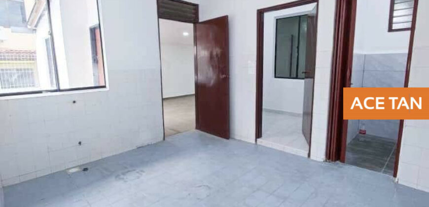 Taman Megah Ria – 1.5 Storey Semi Detached – FOR SALE