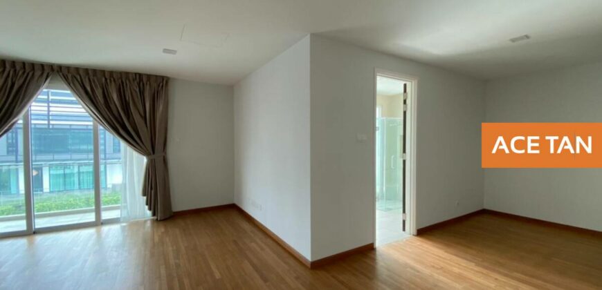 Senibong Cove – 3 Storey Waterfront Villa – FOR SALE Senibong Cove – 3 Storey Waterfront Villa – FOR SALE