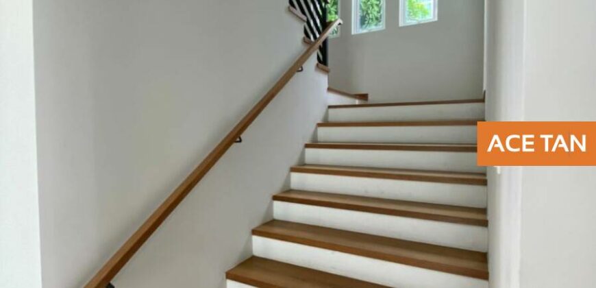 Senibong Cove – 3 Storey Waterfront Villa – FOR SALE Senibong Cove – 3 Storey Waterfront Villa – FOR SALE