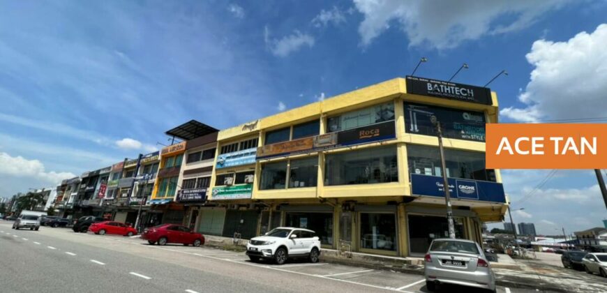 Johor Jaya – 3 Storey Shop Lot – FOR RENT Johor Jaya – 3 Storey Shop Lot – FOR RENT