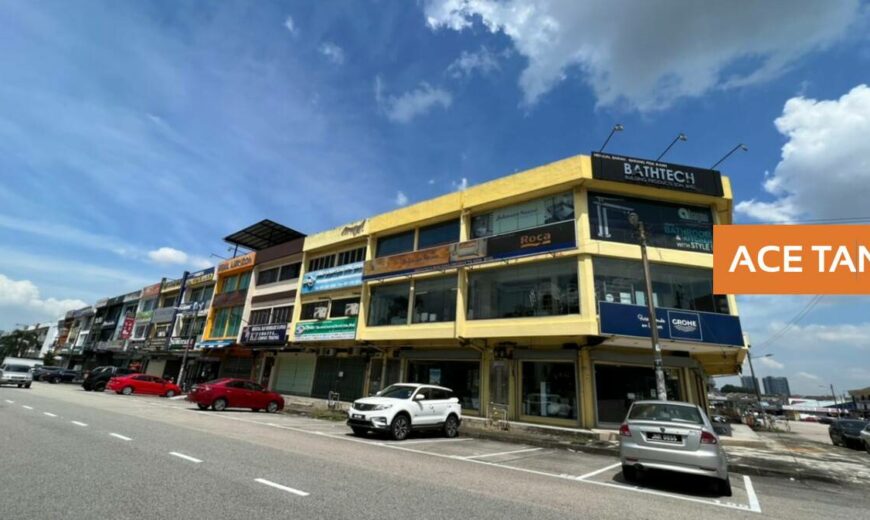 Johor Jaya – 3 Storey Shop Lot – FOR RENT Johor Jaya – 3 Storey Shop Lot – FOR RENT