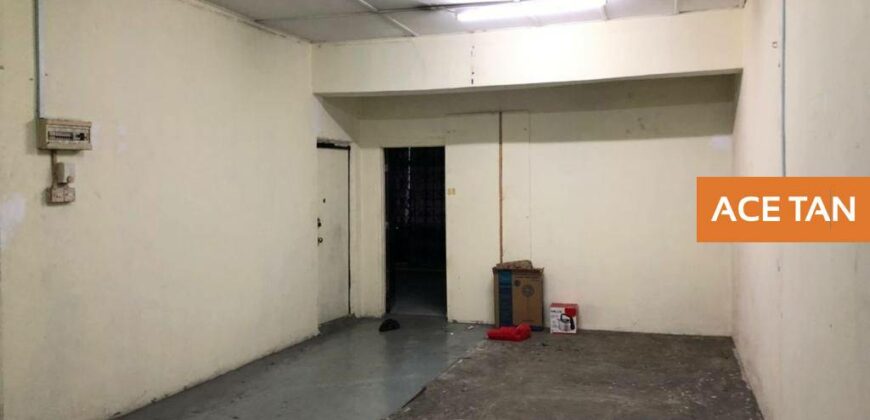 Johor Jaya – 3 Storey Shop Lot – FOR RENT Johor Jaya – 3 Storey Shop Lot – FOR RENT