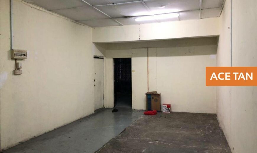Johor Jaya – 3 Storey Shop Lot – FOR RENT Johor Jaya – 3 Storey Shop Lot – FOR RENT