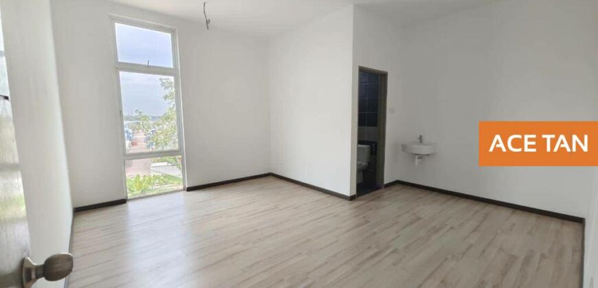 Mount Austin – 2 Storey Corner Cluster House – FOR SALE Mount Austin – 2 Storey Corner Cluster House – FOR SALE