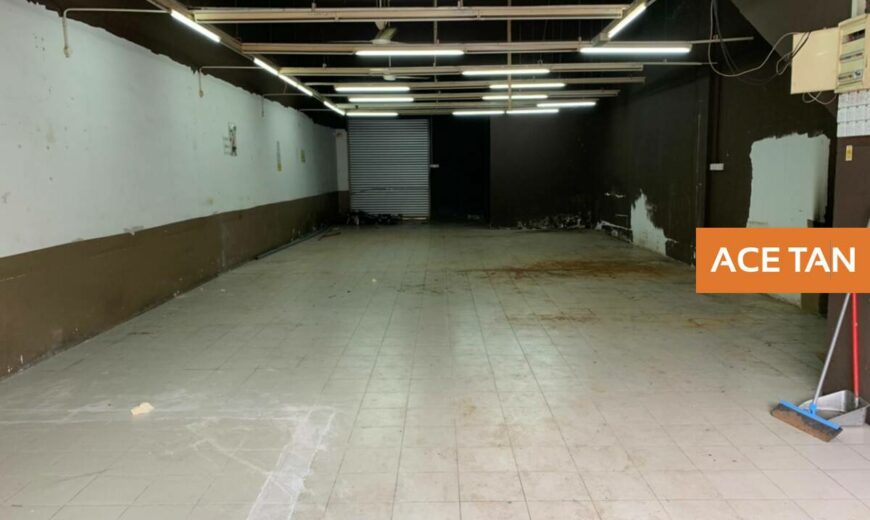 Johor Jaya – 3 Storey Shop Lot – FOR RENT Johor Jaya – 3 Storey Shop Lot – FOR RENT