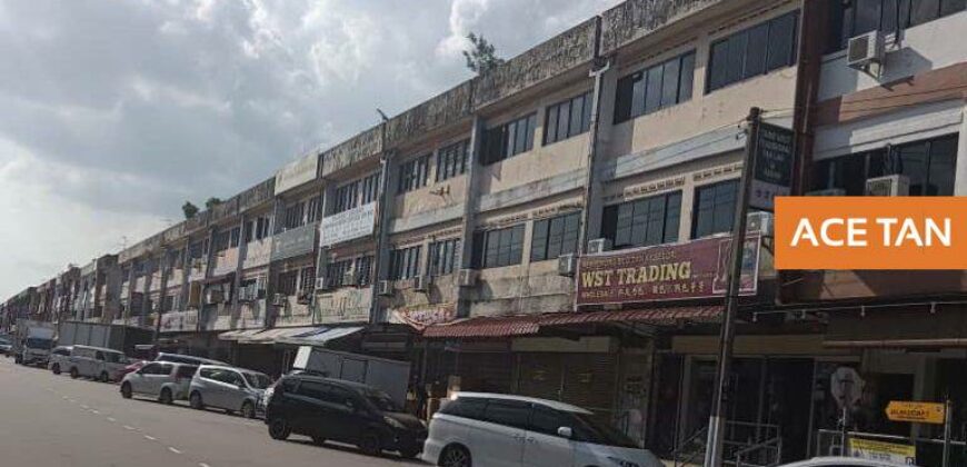 Johor Jaya – 3 Storey Shop Lot – FOR SALE Johor Jaya – 3 Storey Shop Lot – FOR SALE