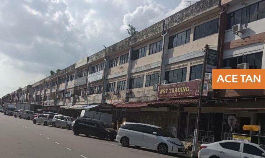 Johor Jaya – 3 Storey Shop Lot – FOR SALE Johor Jaya – 3 Storey Shop Lot – FOR SALE