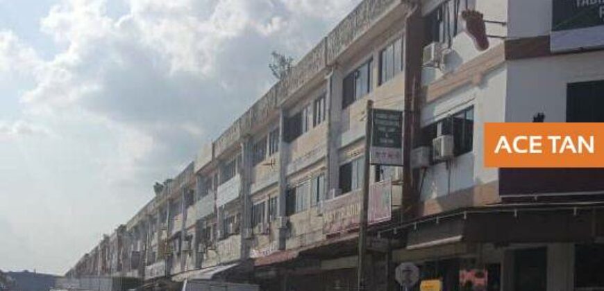 Johor Jaya – 3 Storey Shop Lot – FOR SALE Johor Jaya – 3 Storey Shop Lot – FOR SALE