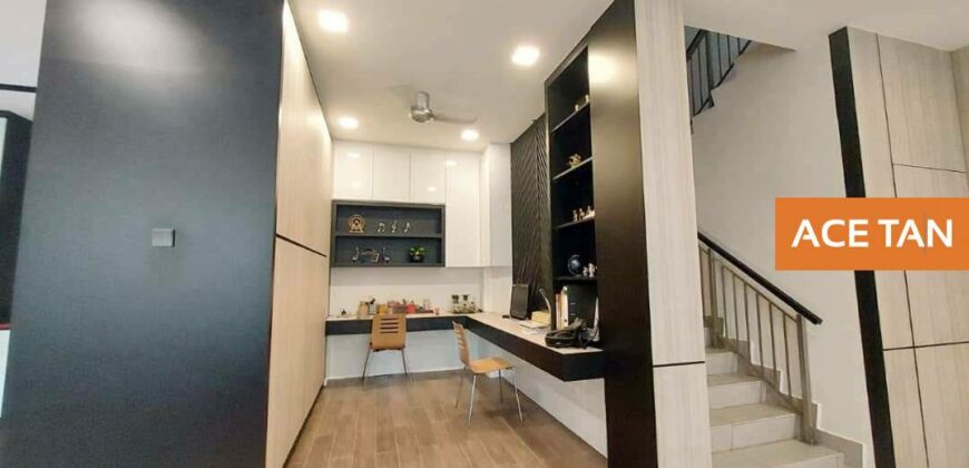 Desa Tebrau – 3 Storey Semi Detached House – FOR SALE Desa Tebrau – 3 Storey Semi Detached House – FOR SALE
