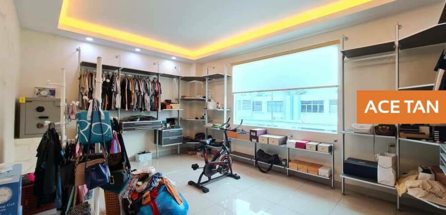 Taman Redang Lakeview 2 – 2 Storey SuperLink House – FOR SALE Taman Redang Lakeview 2 – 2 Storey SuperLink House – FOR SALE