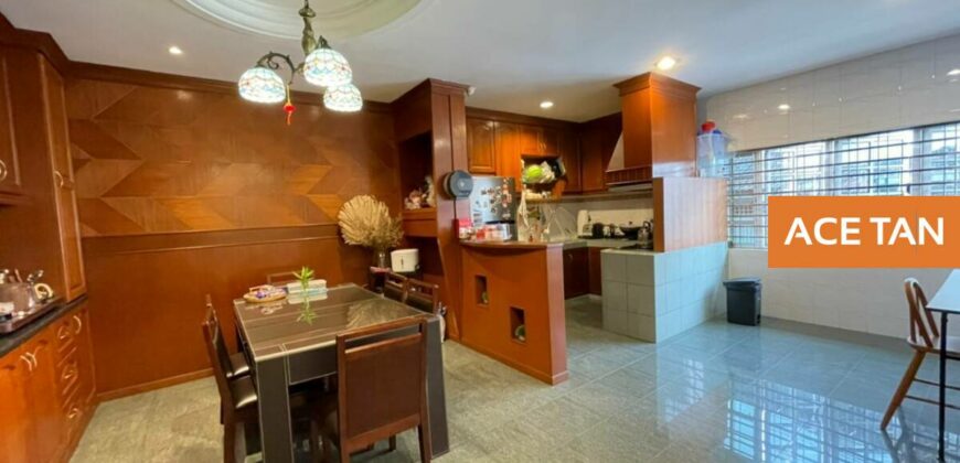 Taman Molek – 2 Storey SuperLink House – FOR SALE