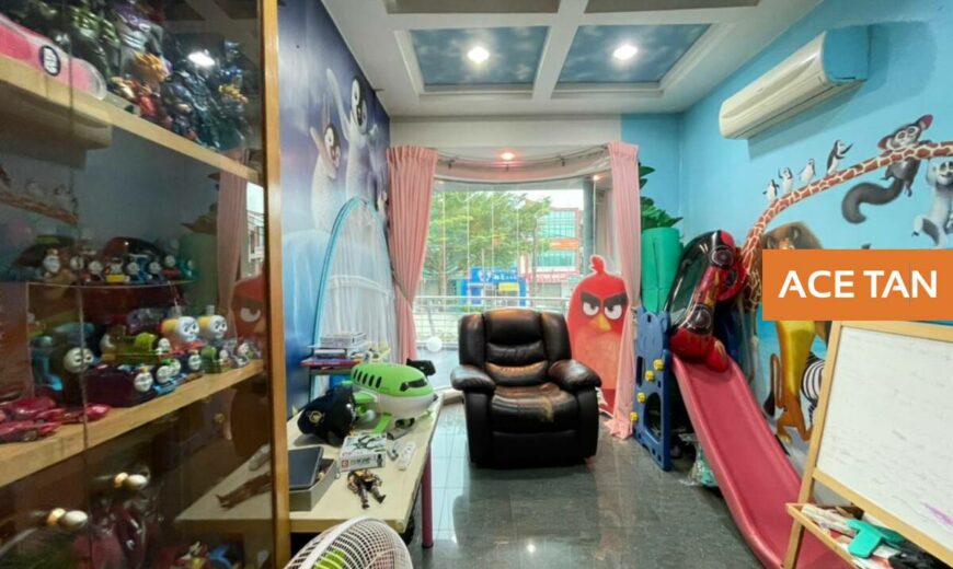 Taman Molek – 2 Storey SuperLink House – FOR SALE Taman Molek – 2 Storey SuperLink House – FOR SALE