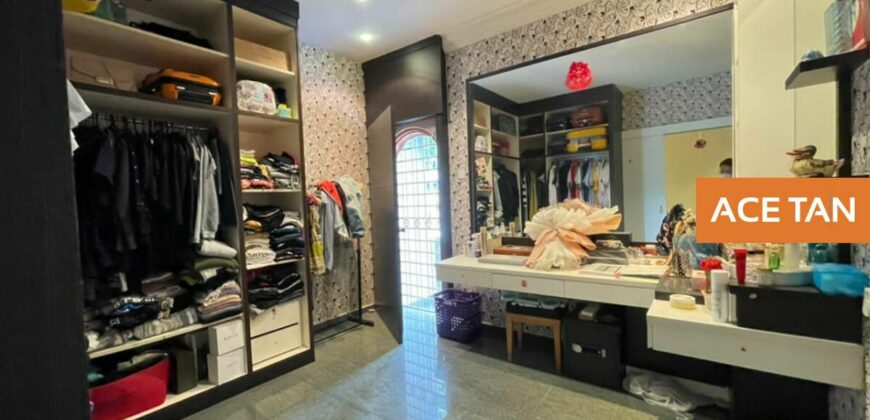 Taman Molek – 2 Storey SuperLink House – FOR SALE