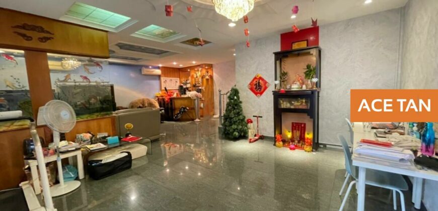 Taman Molek – 2 Storey SuperLink House – FOR SALE