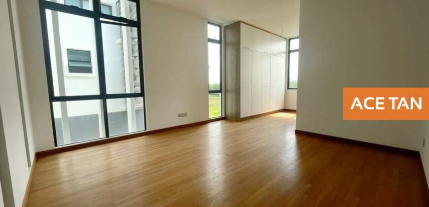 Senibong Cove – 3 Storey Bungalow – FOR SALE Senibong Cove – 3 Storey Bungalow – FOR SALE