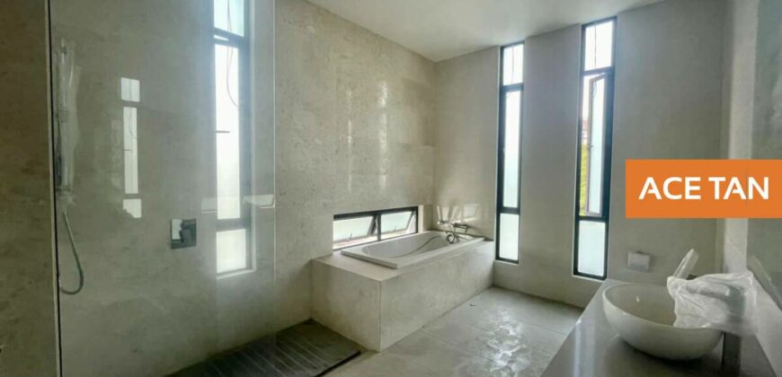 Senibong Cove – 3 Storey Bungalow – FOR SALE Senibong Cove – 3 Storey Bungalow – FOR SALE