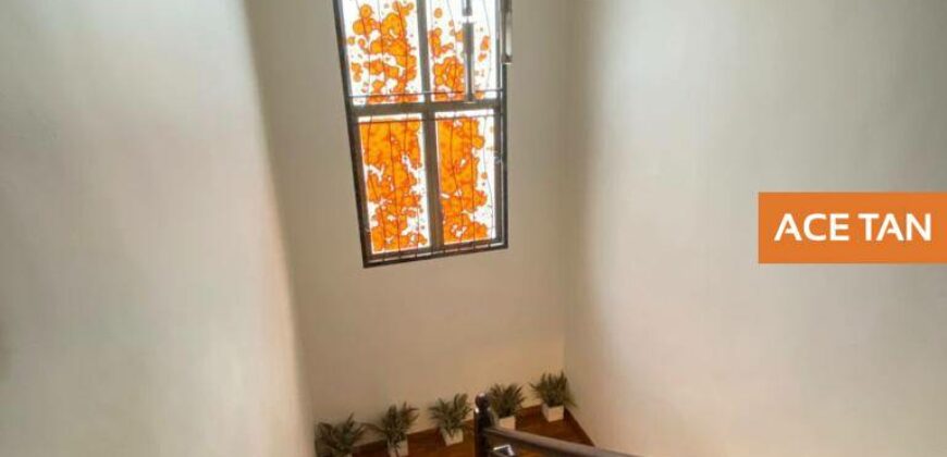 Mount Austin – 2 Storey Link Bungalow – FOR SALE Mount Austin – 2 Storey Link Bungalow – FOR SALE