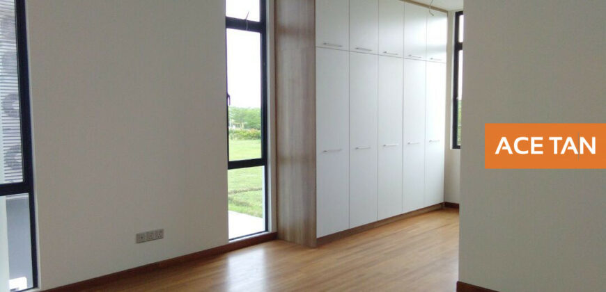 Senibong Cove – 3 Storey Bungalow – FOR SALE Senibong Cove – 3 Storey Bungalow – FOR SALE