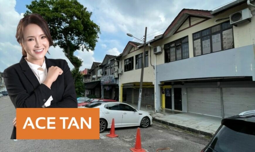 Taman Molek – 2 Storey Shop Lot – FOR SALE Taman Molek – 2 Storey Shop Lot – FOR SALE