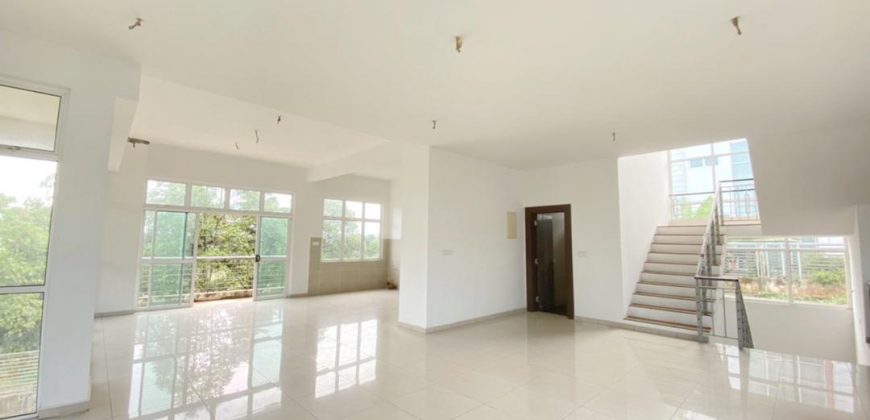 Horizon Hills – 3 Storey Bungalow House – FOR SALE Horizon Hills – 3 Storey Bungalow House – FOR SALE