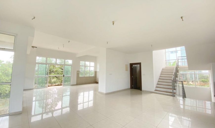 Horizon Hills – 3 Storey Bungalow House – FOR SALE Horizon Hills – 3 Storey Bungalow House – FOR SALE