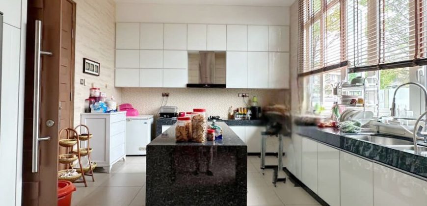 Impian Heights – 3 Storey Bungalow House – FOR SALE Impian Heights – 3 Storey Bungalow House – FOR SALE