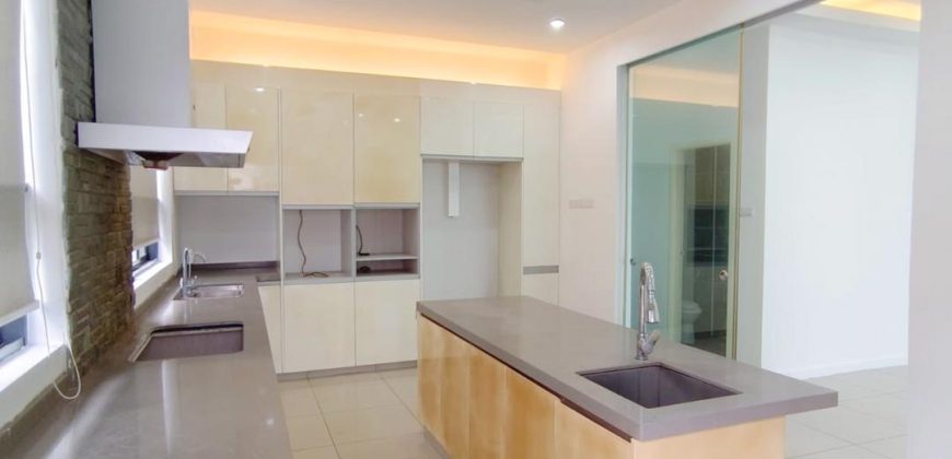 Taman Pulai Bayu – 3 Storey Semi Detached House – FOR SALE