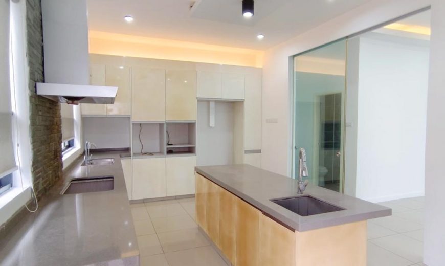 Taman Pulai Bayu – 3 Storey Semi Detached House – FOR SALE Taman Pulai Bayu – 3 Storey Semi Detached House – FOR SALE