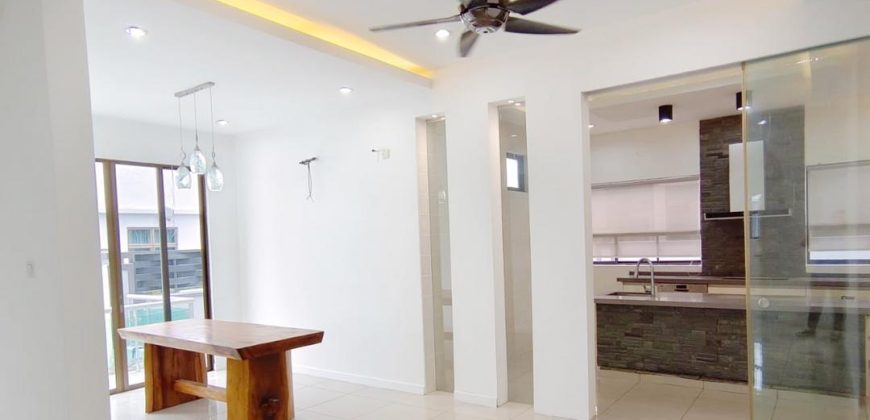 Taman Pulai Bayu – 3 Storey Semi Detached House – FOR SALE
