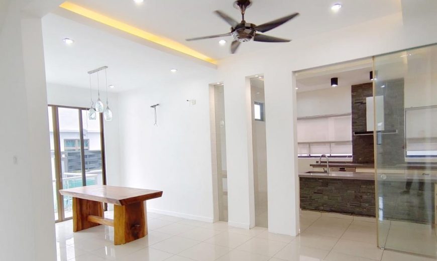 Taman Pulai Bayu – 3 Storey Semi Detached House – FOR SALE Taman Pulai Bayu – 3 Storey Semi Detached House – FOR SALE