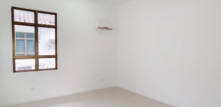 Taman Pulai Bayu – 3 Storey Semi Detached House – FOR SALE