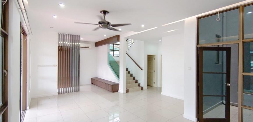Taman Pulai Bayu – 3 Storey Semi Detached House – FOR SALE