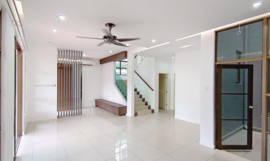 Taman Pulai Bayu – 3 Storey Semi Detached House – FOR SALE Taman Pulai Bayu – 3 Storey Semi Detached House – FOR SALE