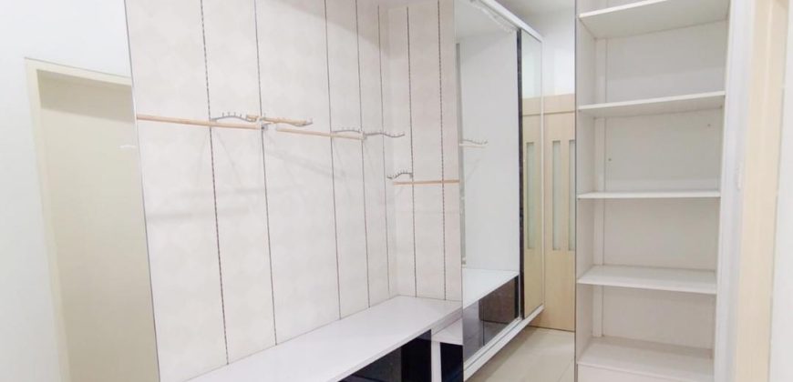 Taman Pulai Bayu – 3 Storey Semi Detached House – FOR SALE