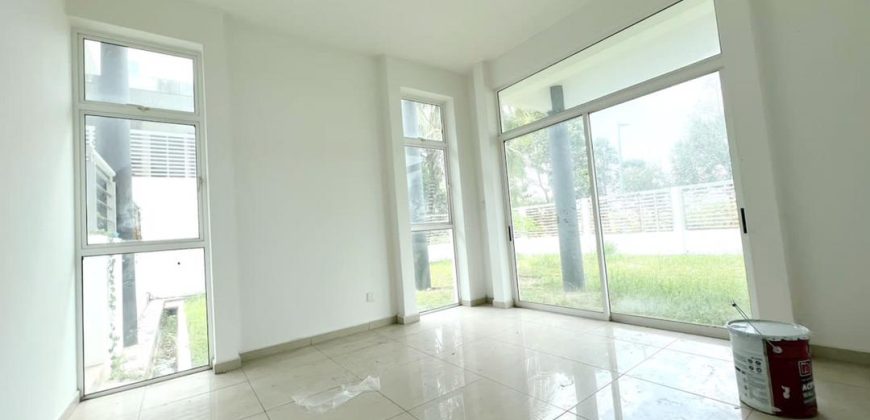 Horizon Hills – 3 Storey Bungalow House – FOR SALE Horizon Hills – 3 Storey Bungalow House – FOR SALE