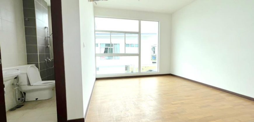 Horizon Hills – 3 Storey Bungalow House – FOR SALE Horizon Hills – 3 Storey Bungalow House – FOR SALE