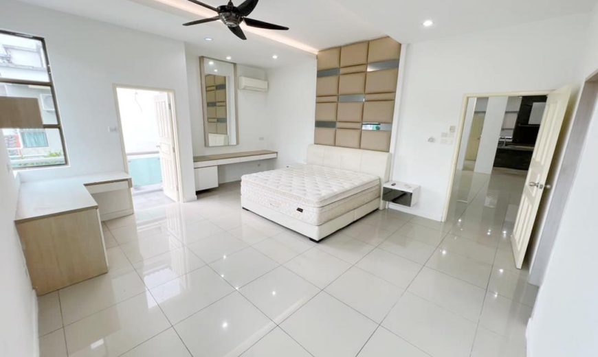 Taman Pulai Bayu – 3 Storey Semi Detached House – FOR SALE Taman Pulai Bayu – 3 Storey Semi Detached House – FOR SALE