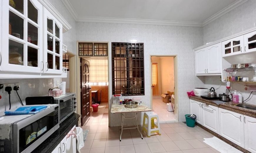 Taman Molek – 2 Storey End Lot Terrace House – FOR SALE Taman Molek – 2 Storey End Lot Terrace House – FOR SALE