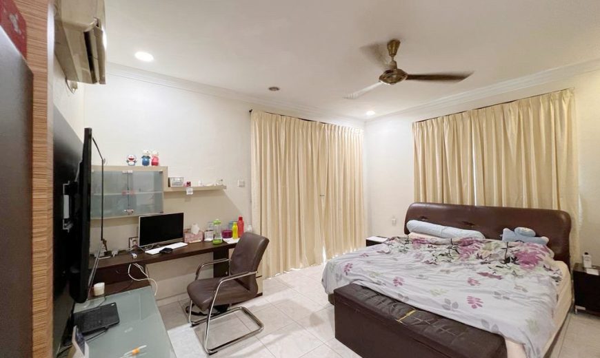 Taman Molek – 2 Storey End Lot Terrace House – FOR SALE Taman Molek – 2 Storey End Lot Terrace House – FOR SALE