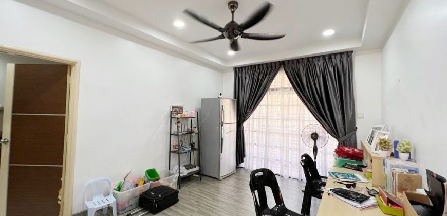 Taman Molek – 2 Storey End Lot Terrace House – FOR SALE Taman Molek – 2 Storey End Lot Terrace House – FOR SALE
