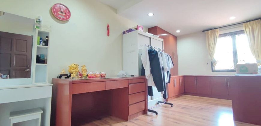 Taman Pelangi – 3 Storey Semi Detached House – FOR SALE Taman Pelangi – 3 Storey Semi Detached House – FOR SALE