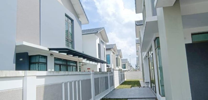 Impian Emas – 2 Storey Semi Detached House – FOR SALE Impian Emas – 2 Storey Semi Detached House – FOR SALE
