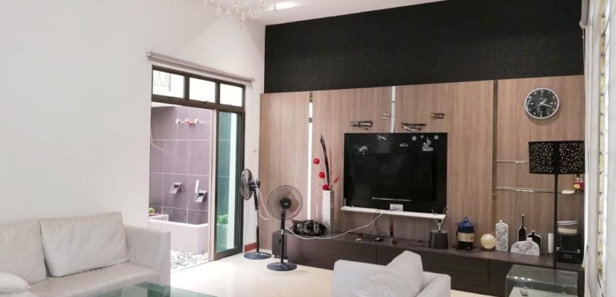 Taman Kempas Utama – 2 Storey Corner Semi Detached – FOR SALE Taman Kempas Utama – 2 Storey Corner Semi Detached – FOR SALE